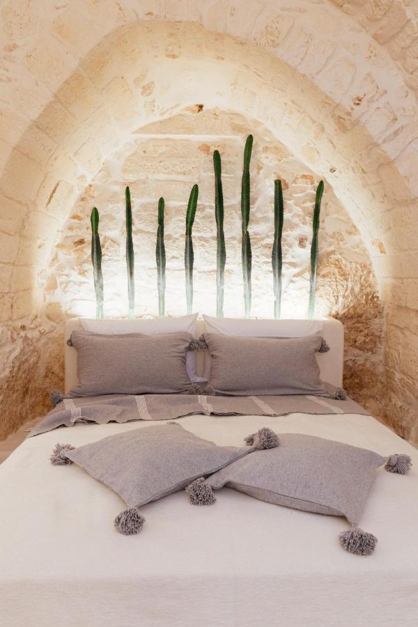 Bed and Breakfast Alesia Luxury Cave Остуні Екстер'єр фото