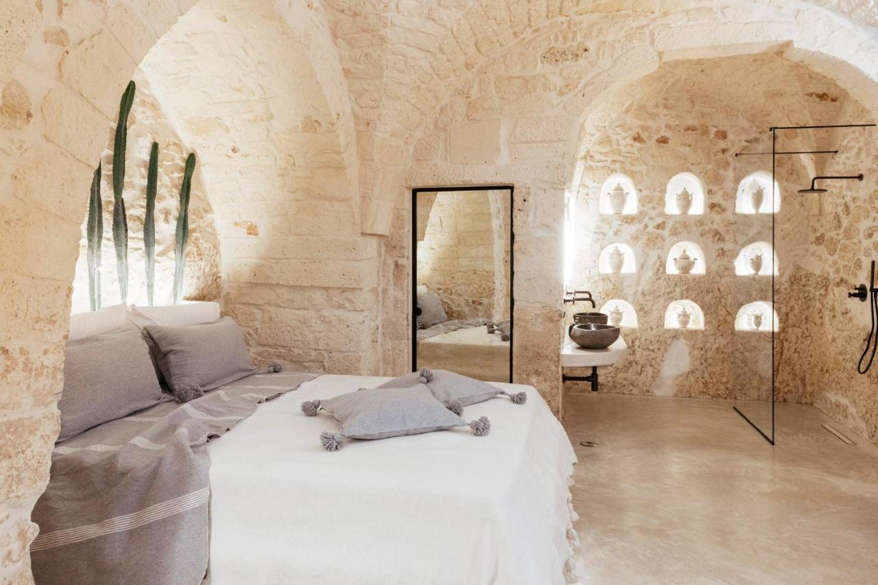Bed and Breakfast Alesia Luxury Cave Остуні Екстер'єр фото