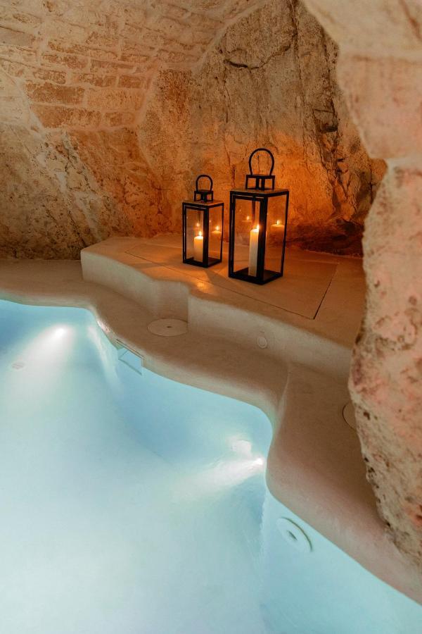 Bed and Breakfast Alesia Luxury Cave Остуні Екстер'єр фото