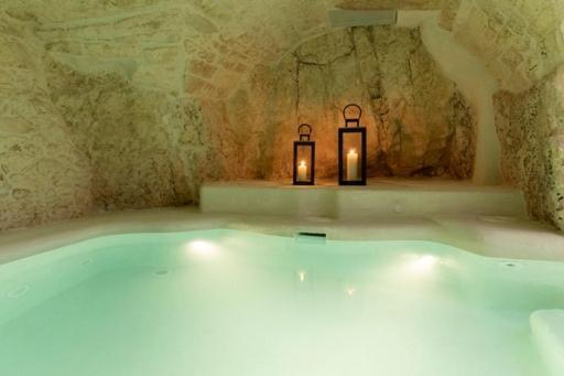 Bed and Breakfast Alesia Luxury Cave Остуні Екстер'єр фото