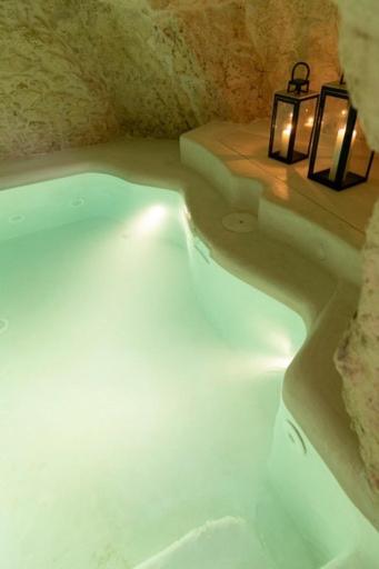 Bed and Breakfast Alesia Luxury Cave Остуні Екстер'єр фото