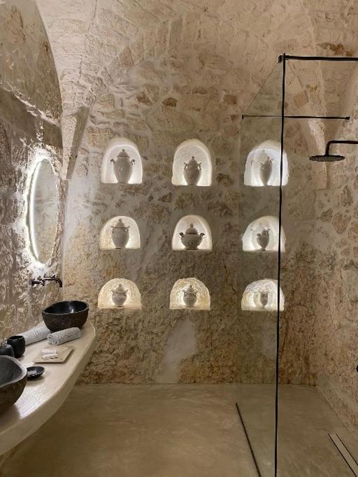 Bed and Breakfast Alesia Luxury Cave Остуні Екстер'єр фото