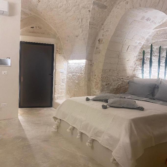 Bed and Breakfast Alesia Luxury Cave Остуні Екстер'єр фото